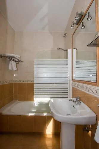 穆拉达纳酒店 穆罗斯